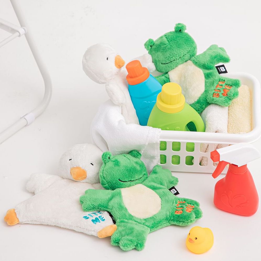 Hug Me Tug toy - Frog