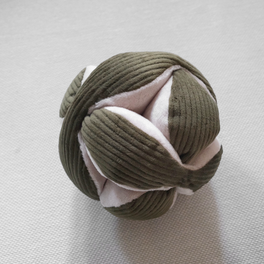 Monti *(Crinkly + Squeaky + Snuffle Ball)