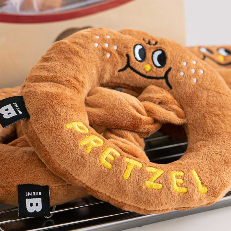 Pretzel Tug & Nosework Toy